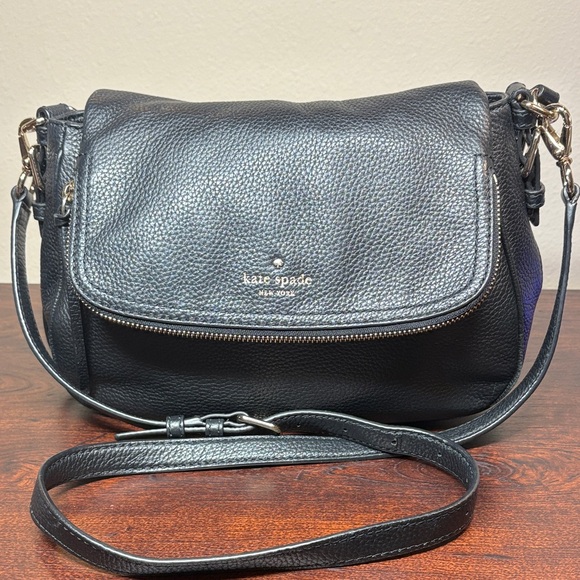 kate spade Handbags - Kate Spade Pebbled Leather Flap Bag • Black Crossbody Shoulder